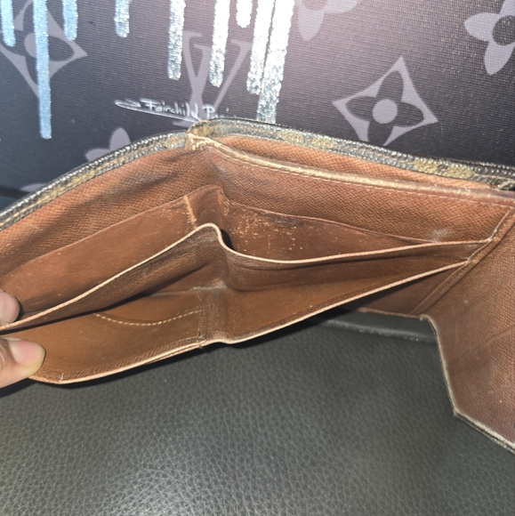 Louis Vuitton Momogram Snap Wallet - Picture 7 of 15